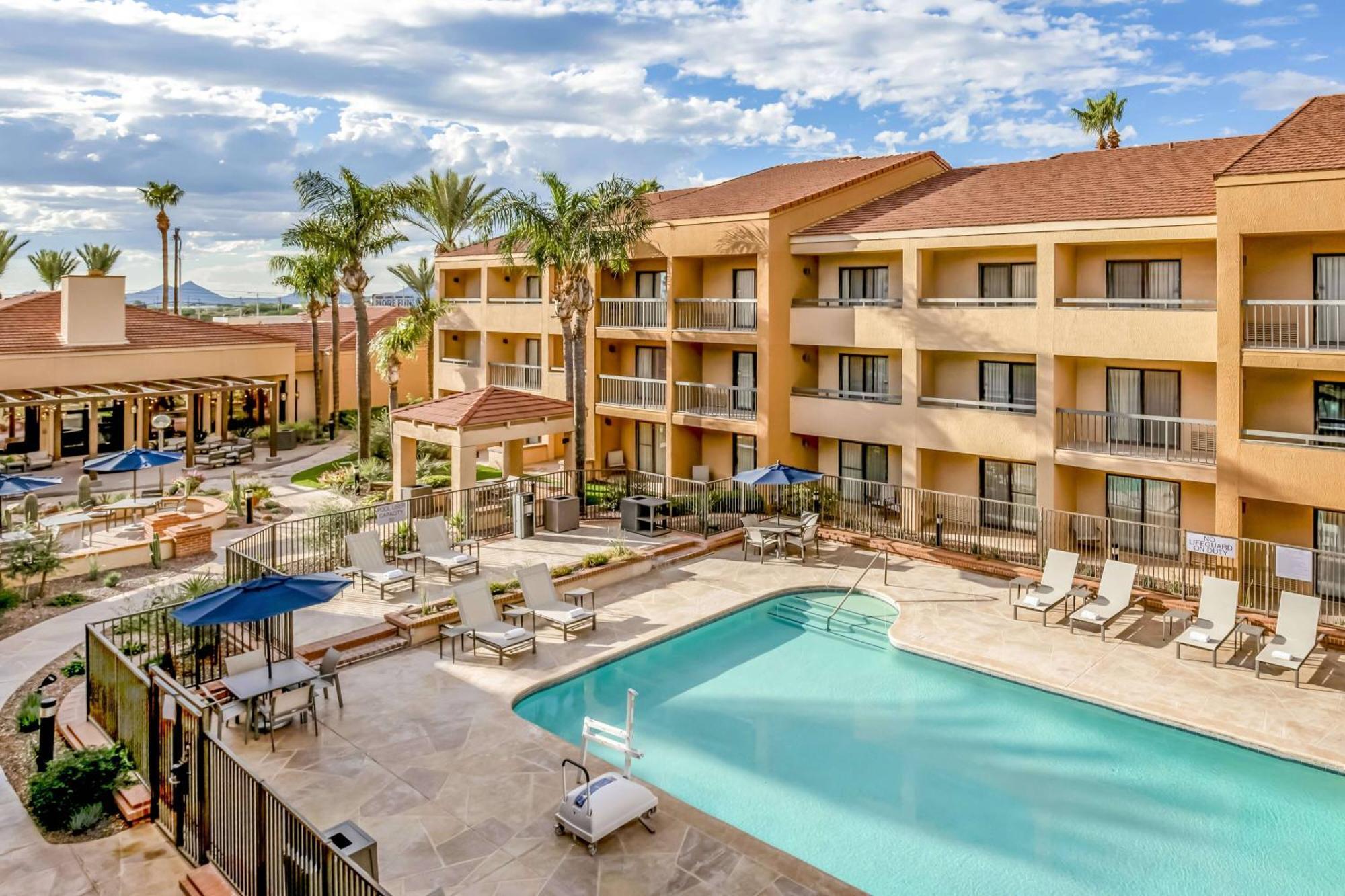 Courtyard Tucson Airport Hotel Exterior photo