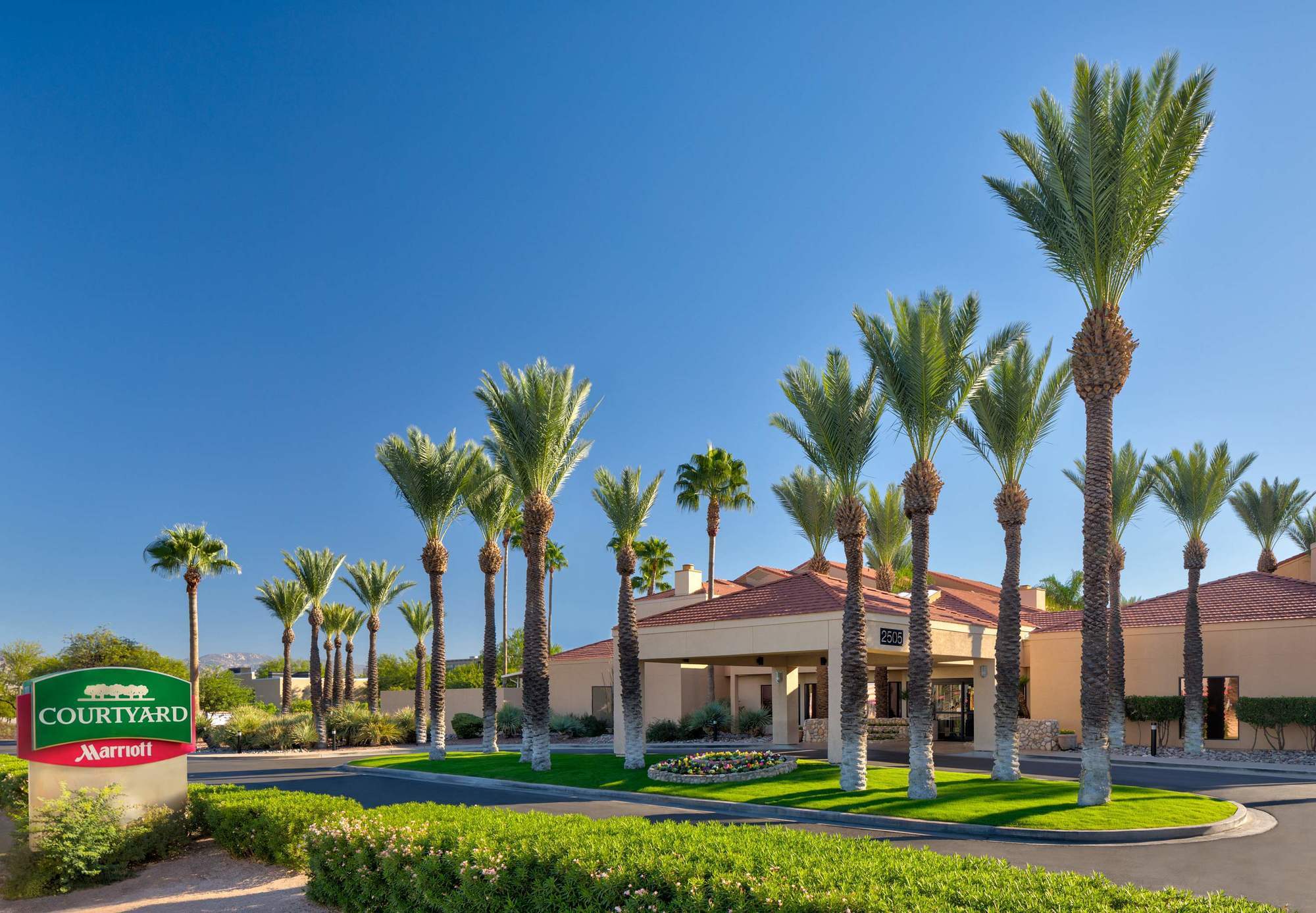 Courtyard Tucson Airport Hotel Exterior photo